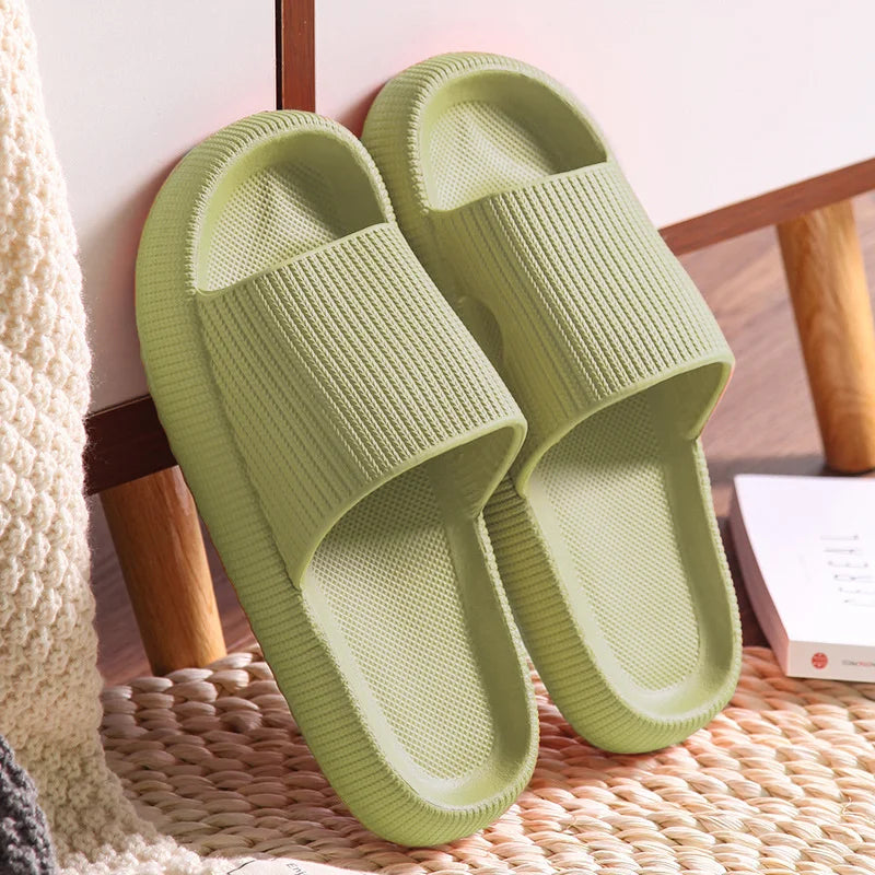 Chinelo Feminino Nuvem: Conforto Antiderrapante, Macio e Secagem Rápida – Plataforma para Casa e Verão