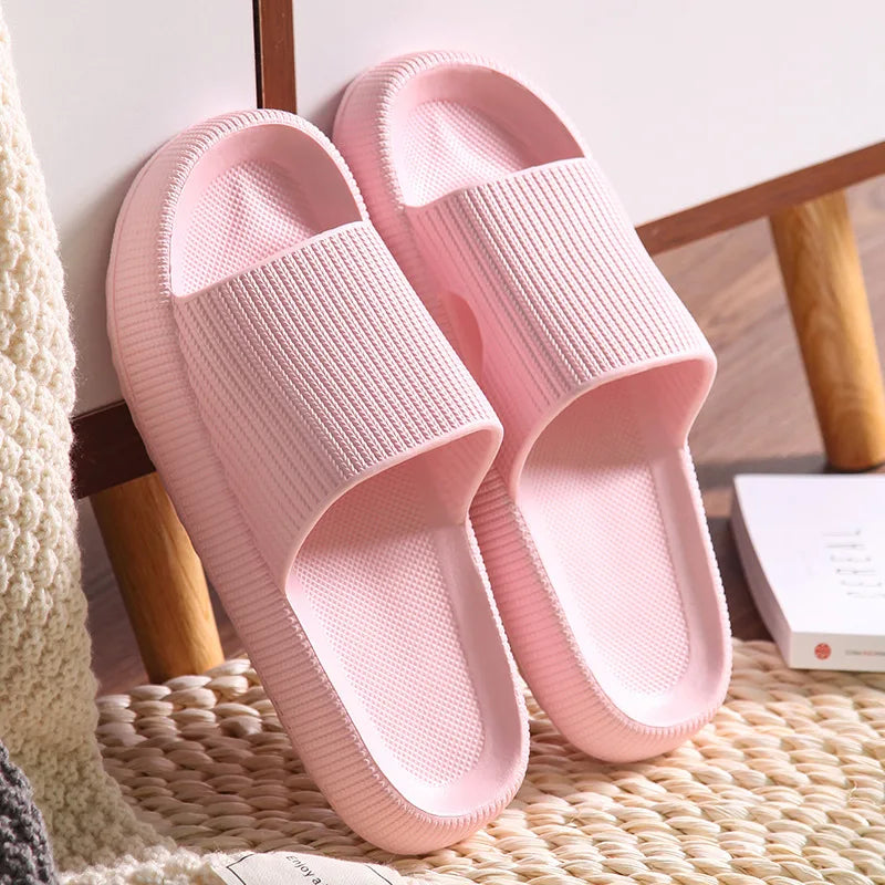 Chinelo Feminino Nuvem: Conforto Antiderrapante, Macio e Secagem Rápida – Plataforma para Casa e Verão