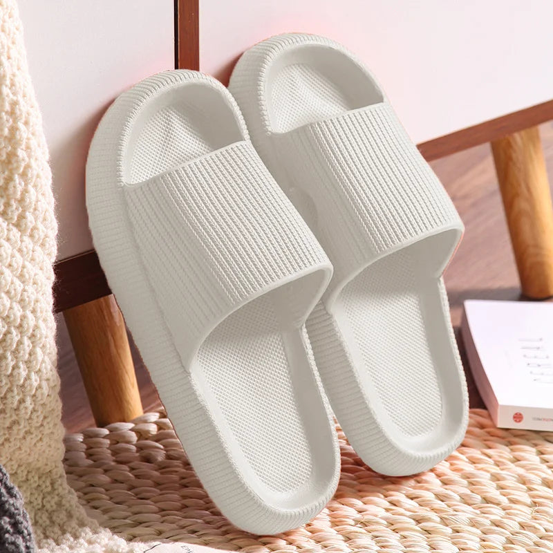 Chinelo Feminino Nuvem: Conforto Antiderrapante, Macio e Secagem Rápida – Plataforma para Casa e Verão