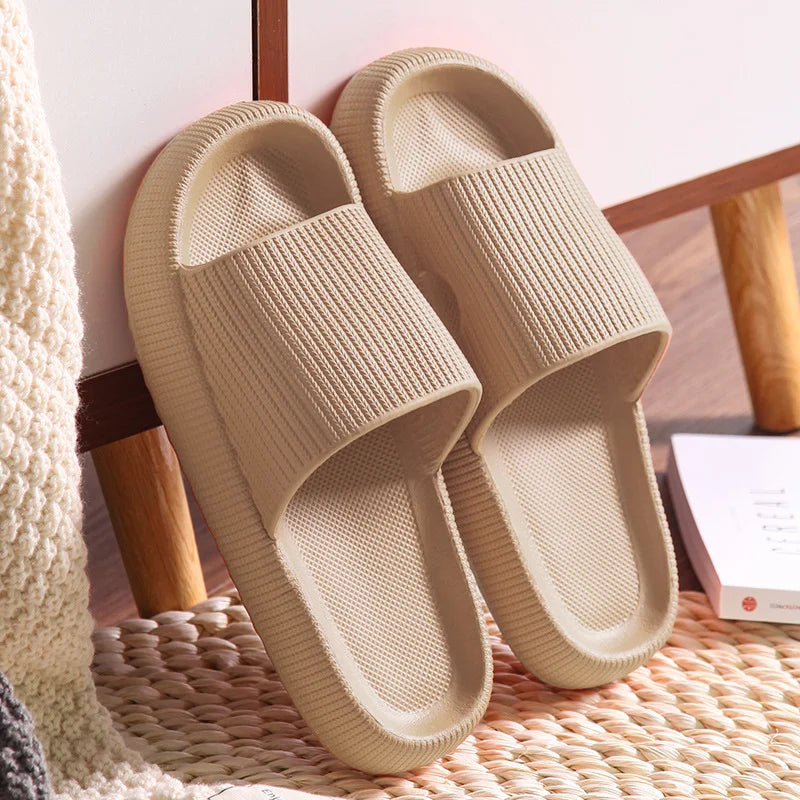 Chinelo Feminino Nuvem: Conforto Antiderrapante, Macio e Secagem Rápida – Plataforma para Casa e Verão